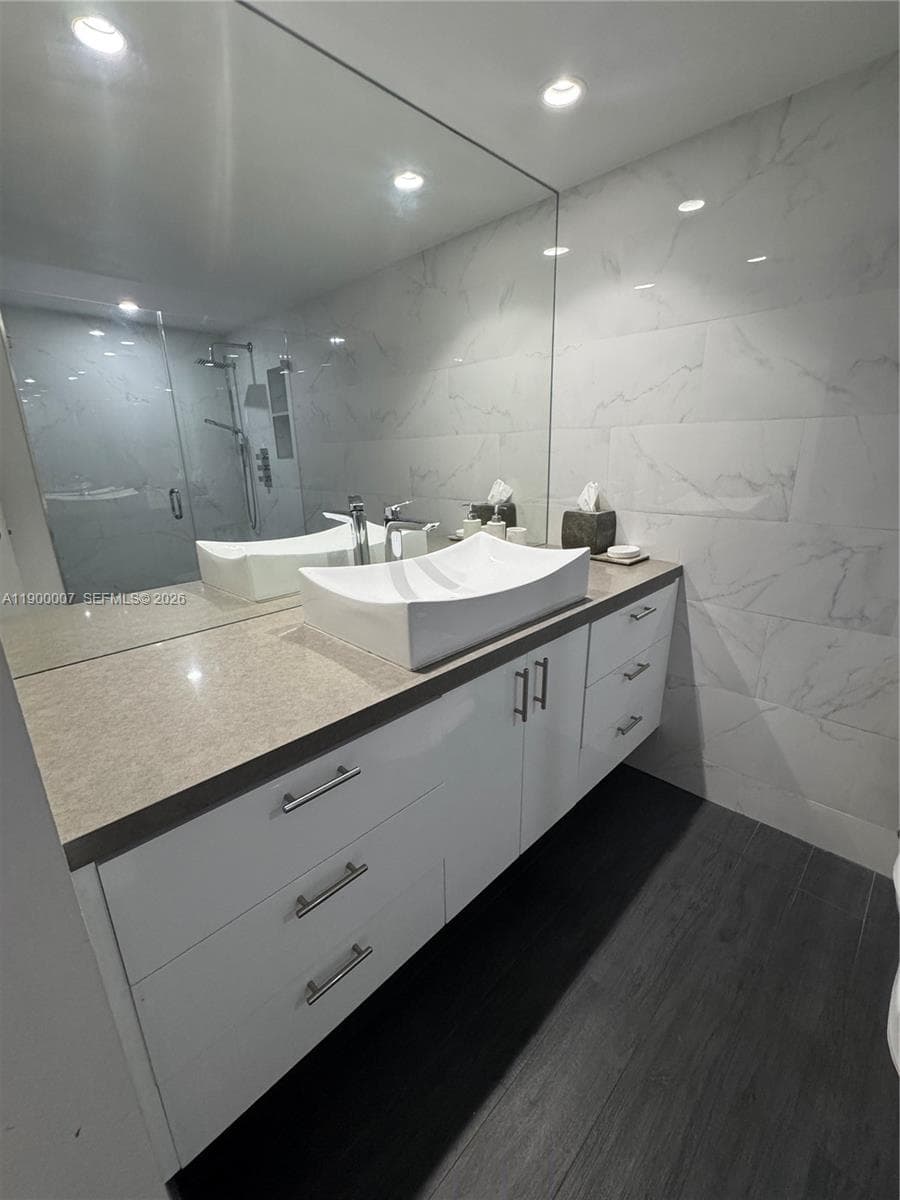 Olympus Towers · #1206 in Hallandale Beach - Photo 32