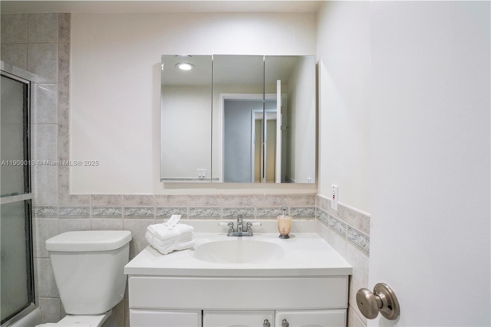 The Plaza Of Bal Harbour · #515 in Bal Harbour - Photo 11