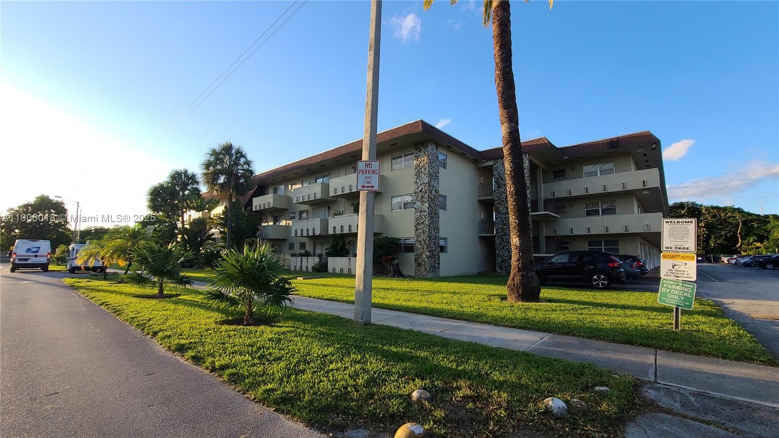 DADELAND PARK CONDO · #218 in Miami - Photo 3