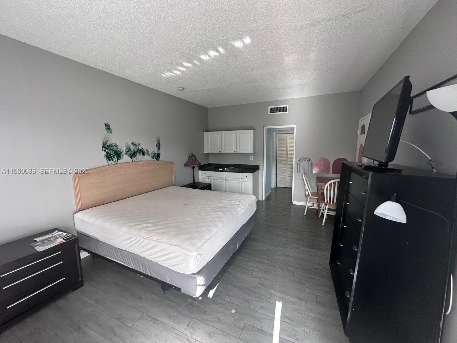 DIPLOMAT GOLF & RACQUET C · #2342 in Hallandale Beach - Photo 1