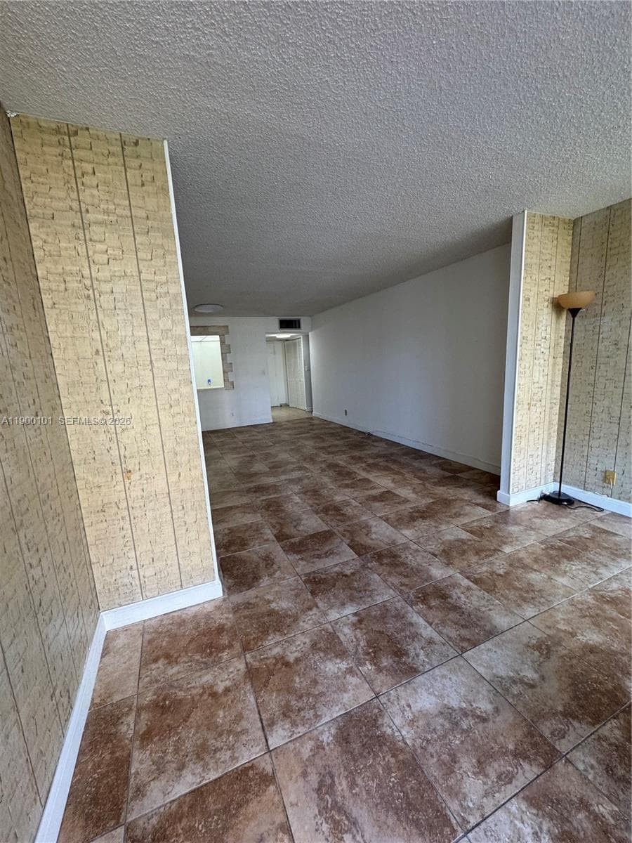 DESOTO PARK CONDO · #117 in Hallandale Beach - Photo 2
