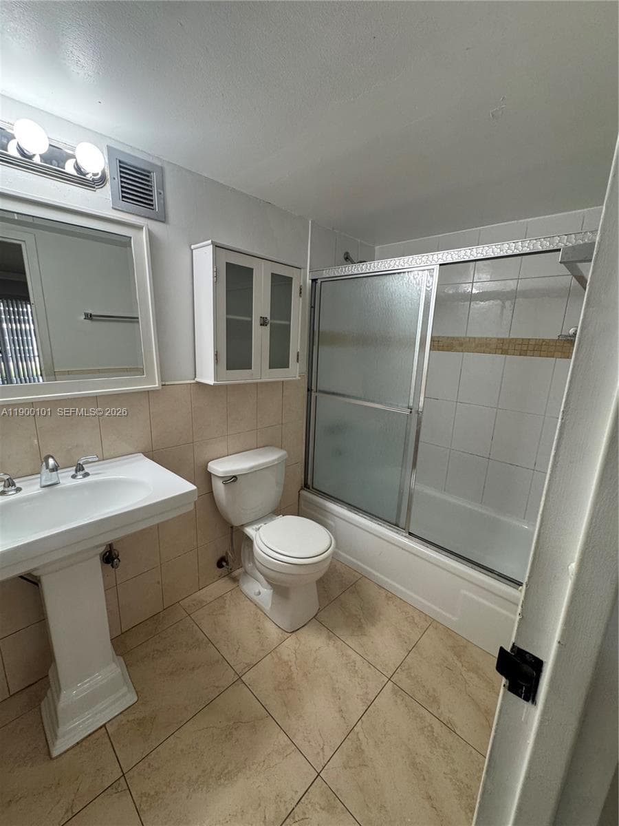 DESOTO PARK CONDO · #117 in Hallandale Beach - Photo 5