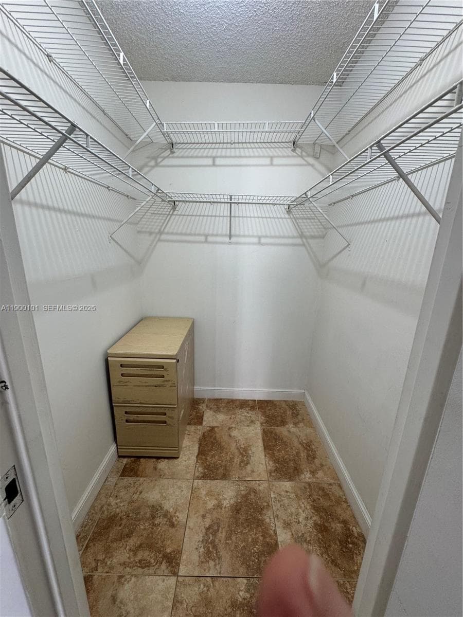 DESOTO PARK CONDO · #117 in Hallandale Beach - Photo 8
