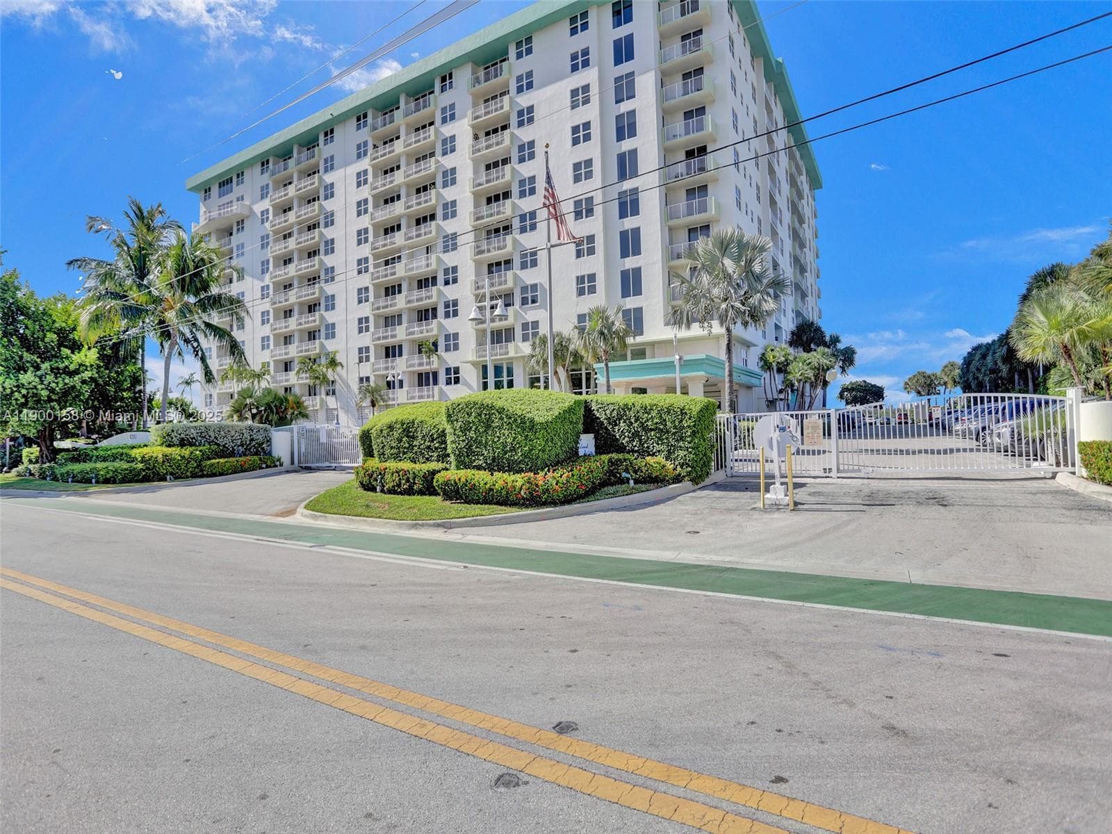 ISLAND POINTE CONDO · #PHN in Bay Harbor Islands - Photo 56