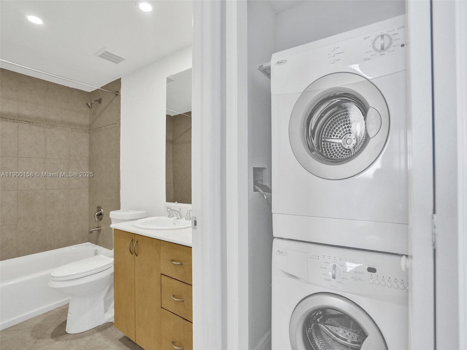ISLAND POINTE CONDO · #PHN in Bay Harbor Islands - Photo 17
