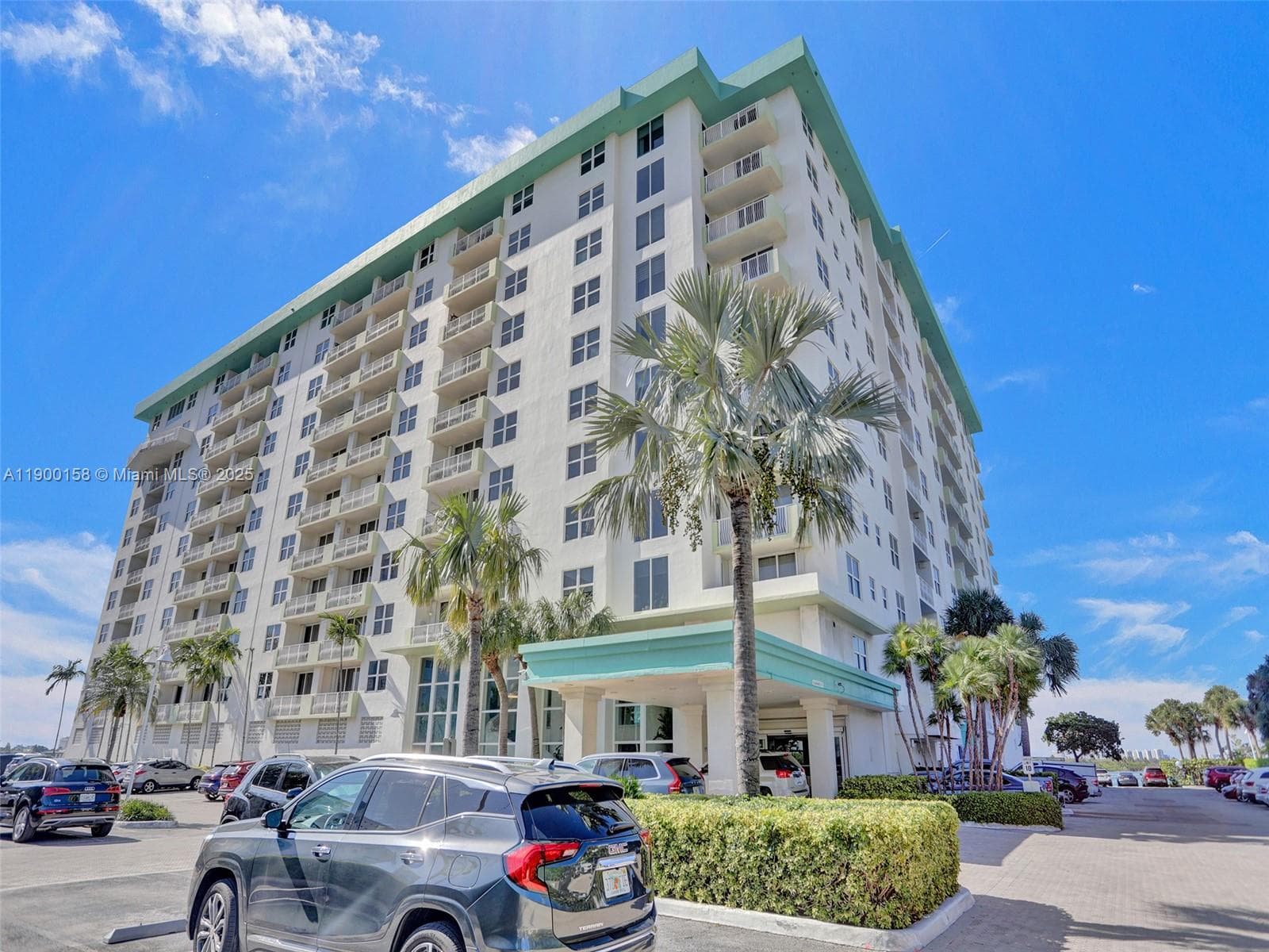 ISLAND POINTE CONDO · #PHN in Bay Harbor Islands - Photo 53