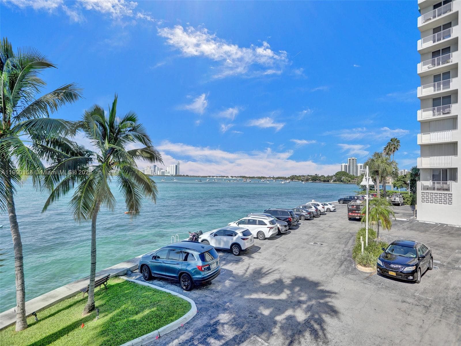 ISLAND POINTE CONDO · #PHN in Bay Harbor Islands - Photo 38