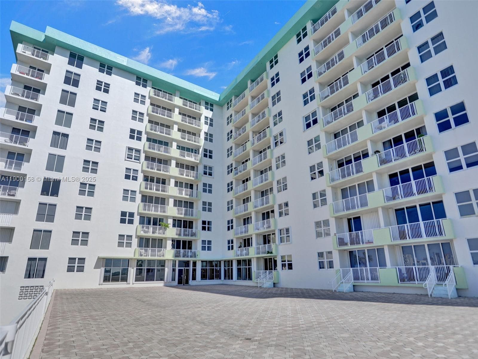 ISLAND POINTE CONDO · #PHN in Bay Harbor Islands - Photo 37