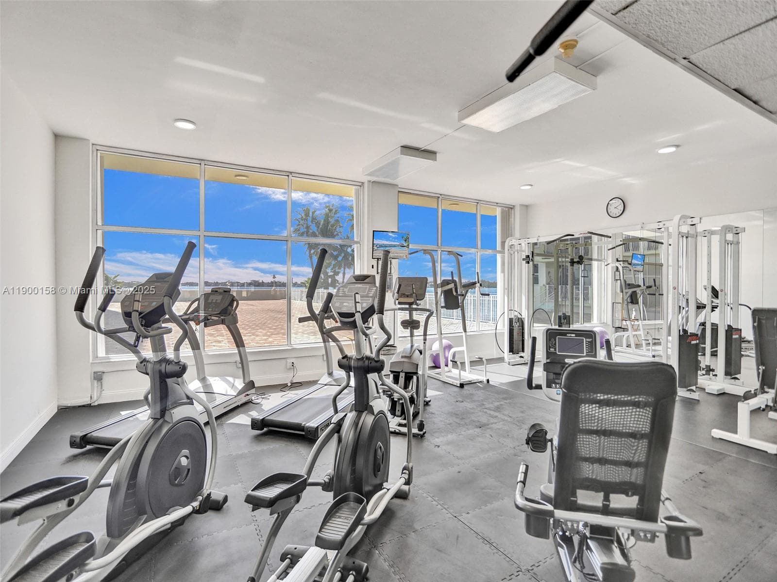 ISLAND POINTE CONDO · #PHN in Bay Harbor Islands - Photo 29