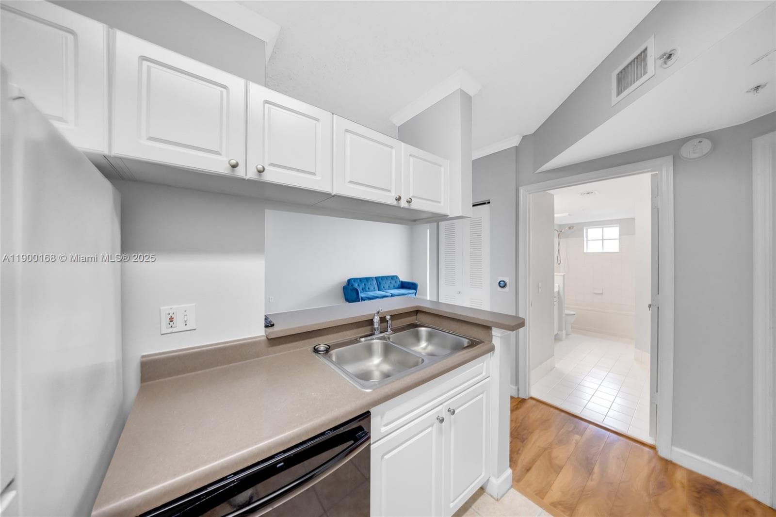 Porto Bellagio · #3301 in Sunny Isles Beach - Photo 9