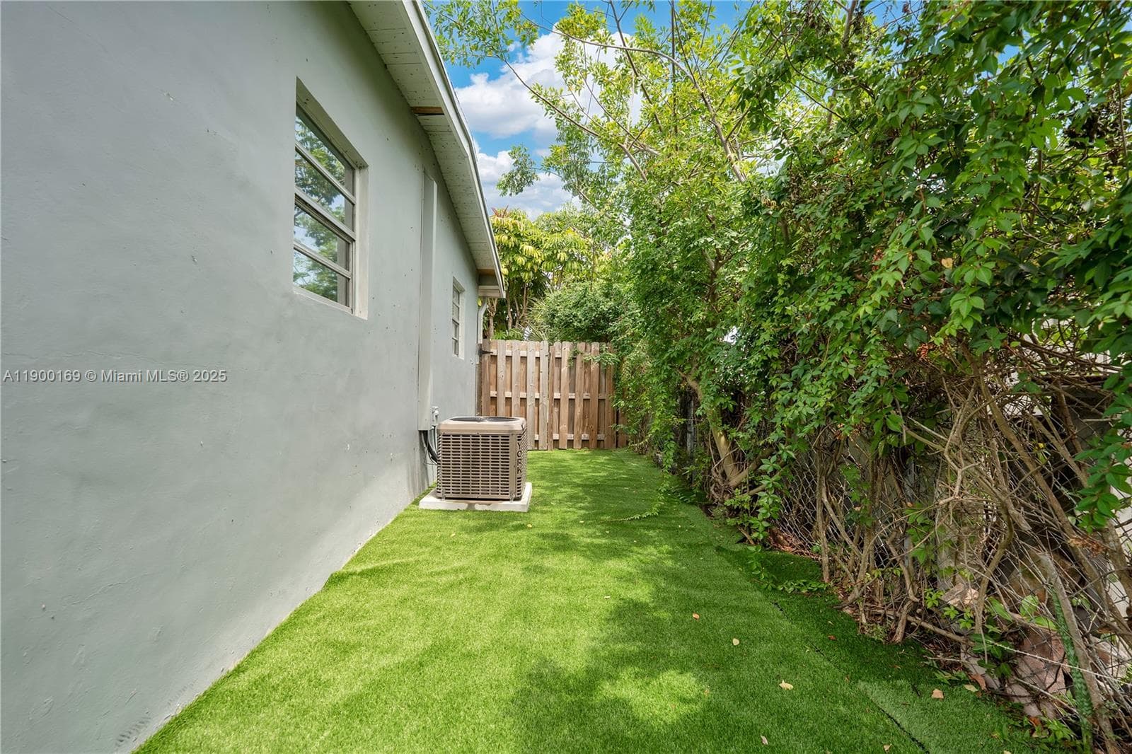 1841 NW 26th Ave photo 23