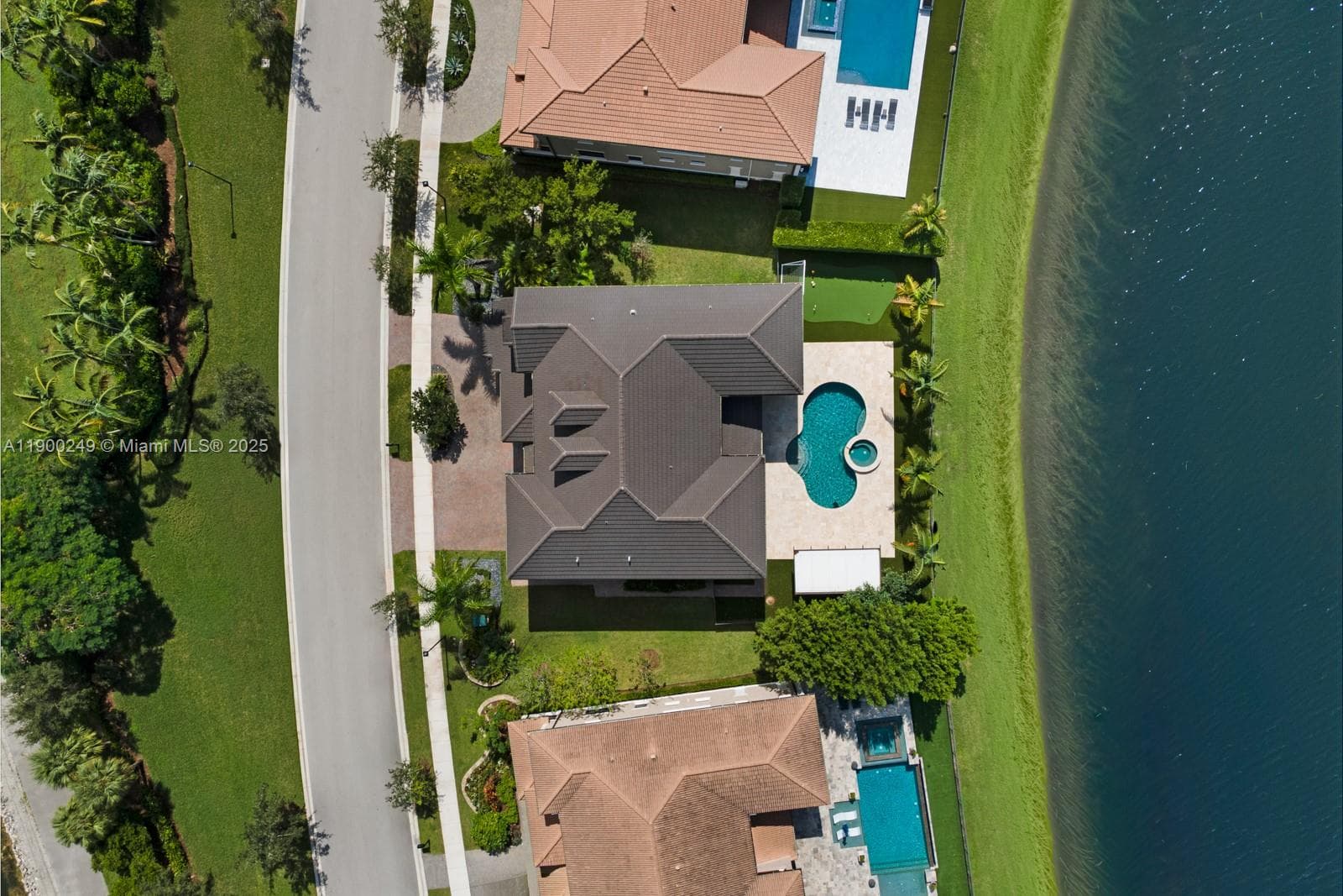 8445 E Watercrest Cir E photo 59