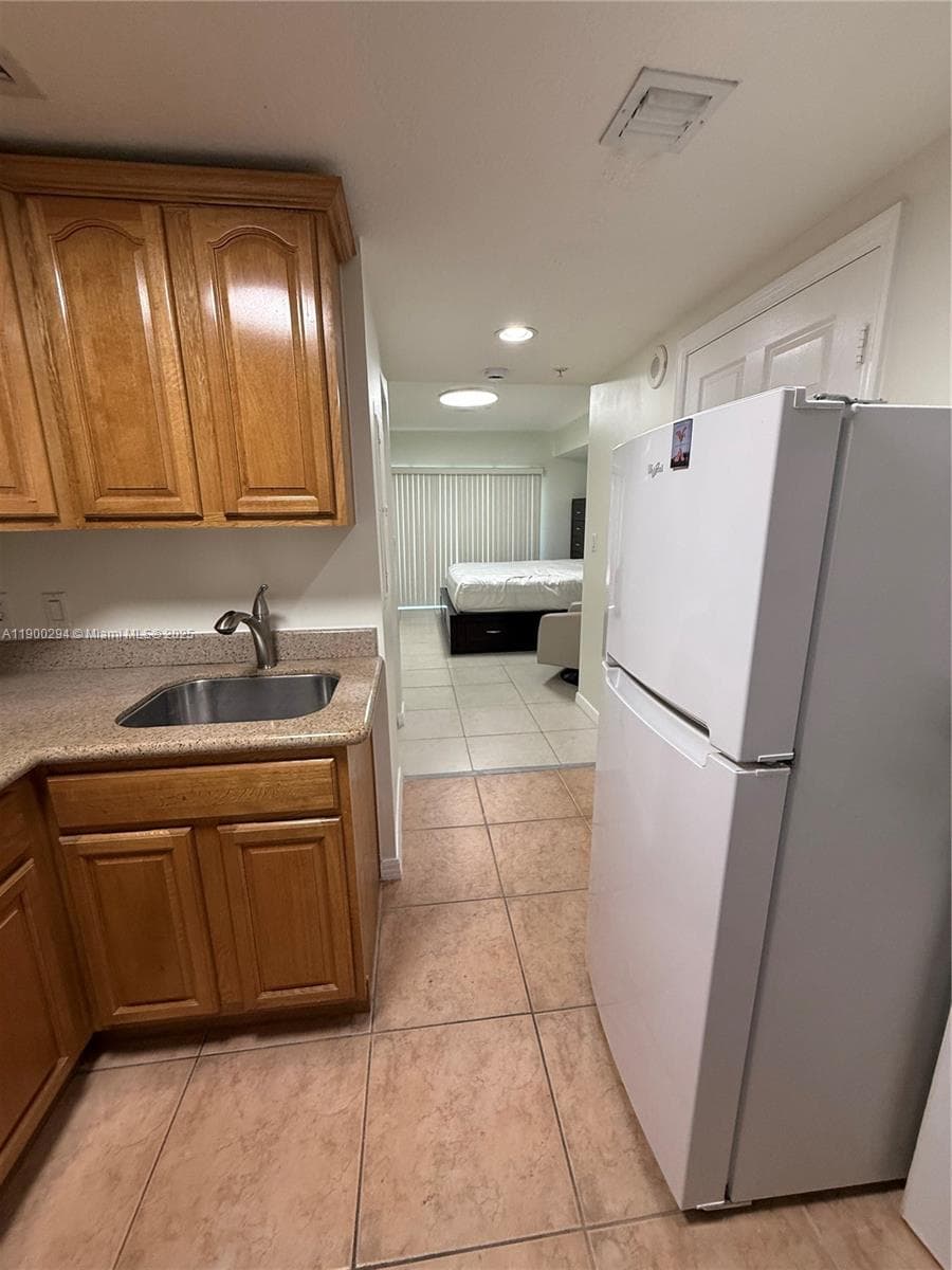 KEYSTONE PARK CONDO · #1613 in Miami - Photo 12