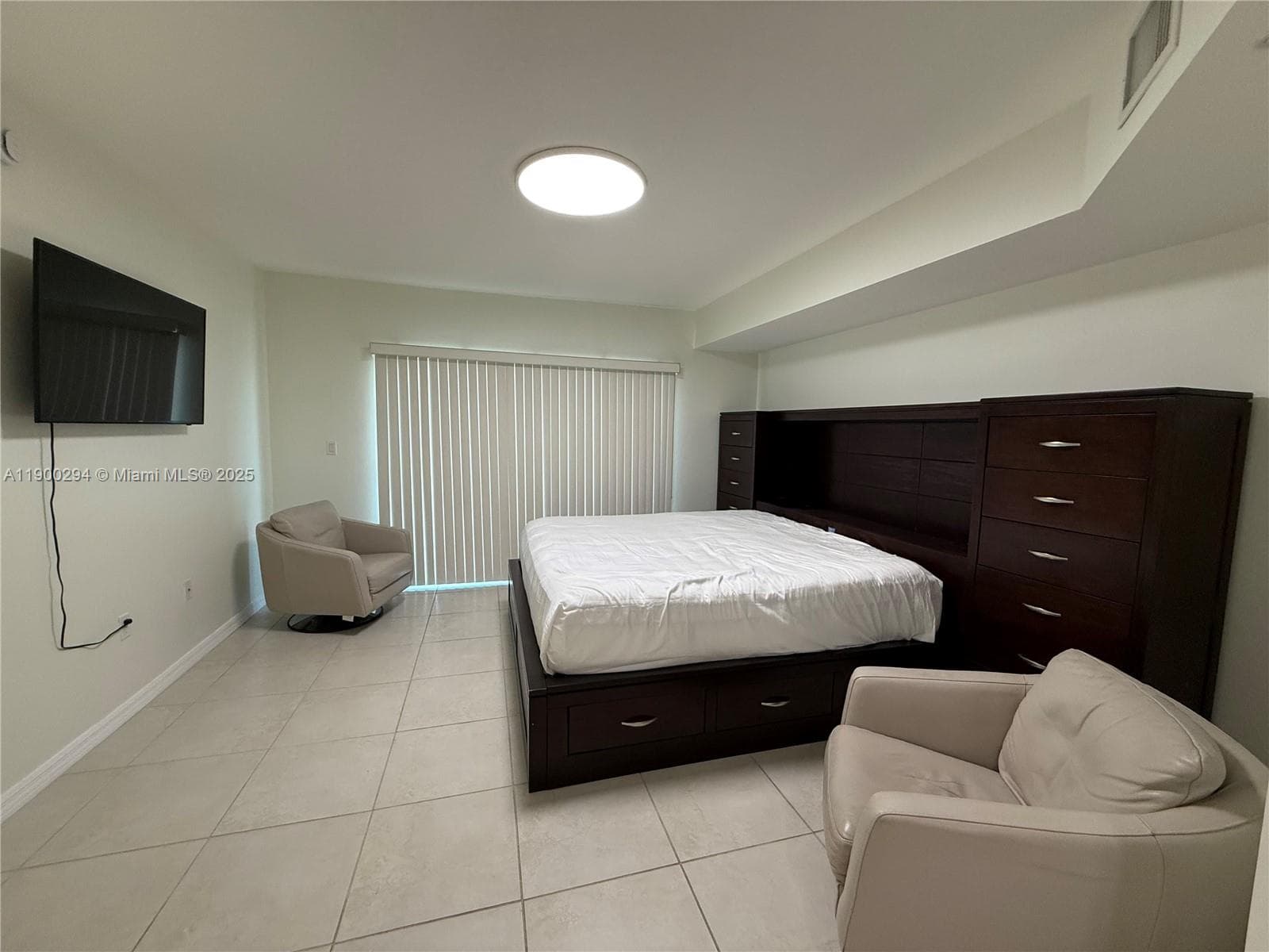KEYSTONE PARK CONDO · #1613 in Miami - Photo 3