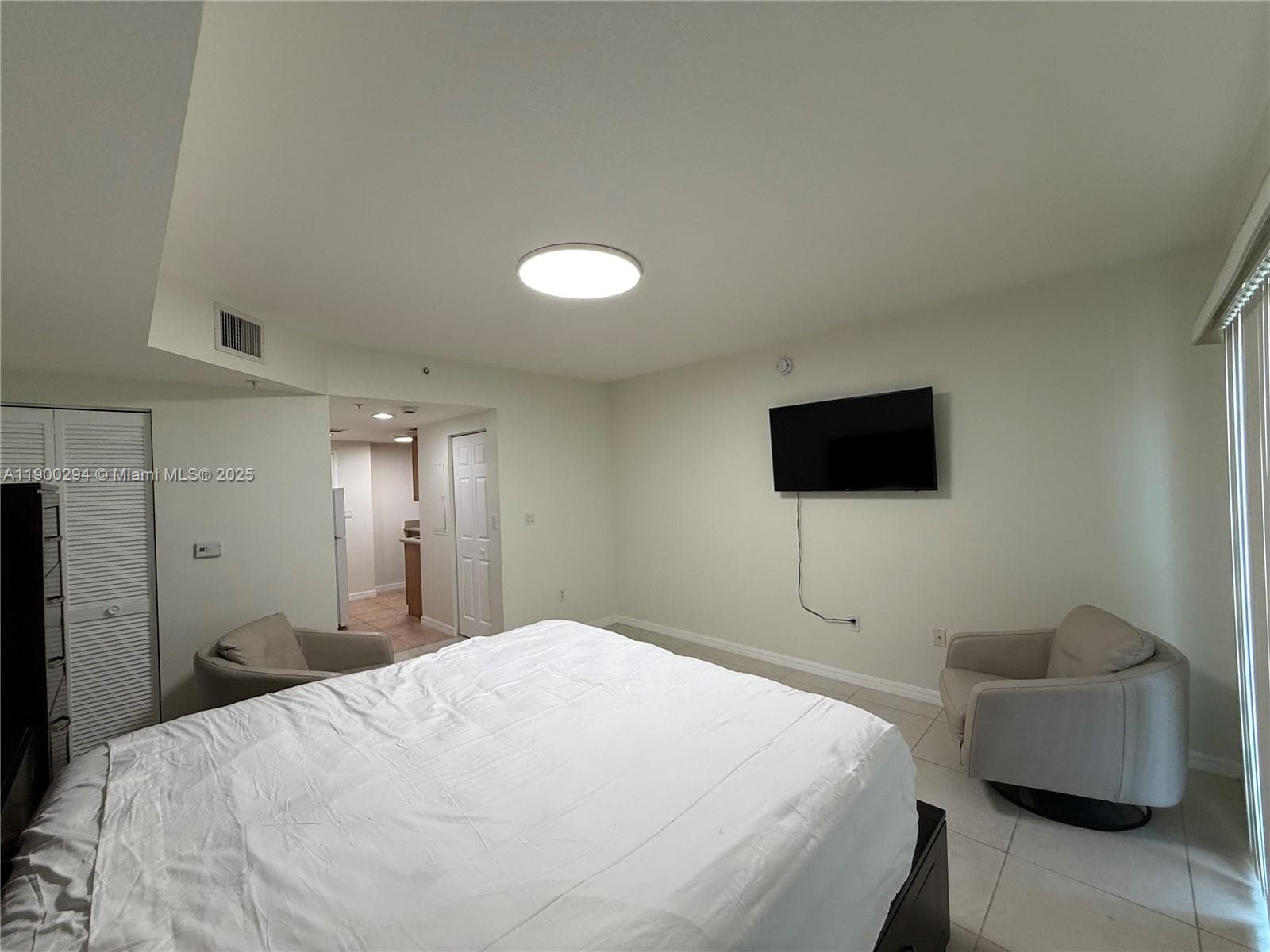 KEYSTONE PARK CONDO · #1613 in Miami - Photo 5