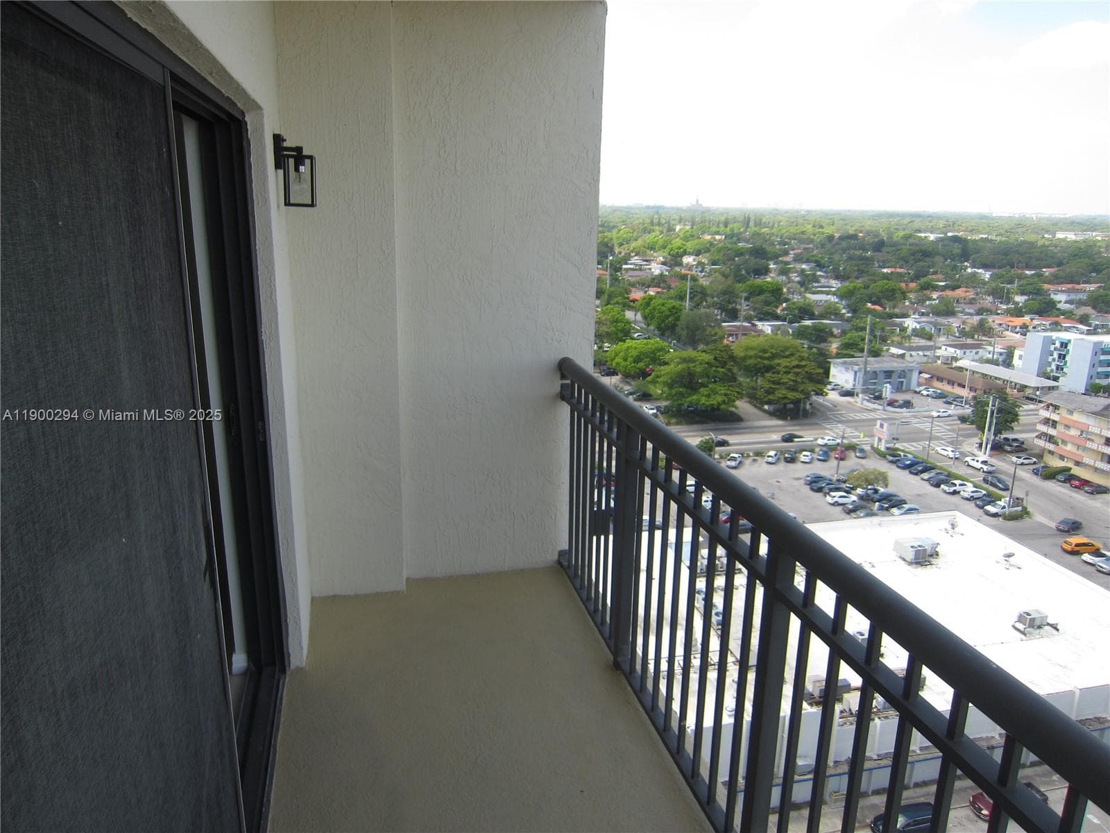 KEYSTONE PARK CONDO · #1613 in Miami - Photo 14