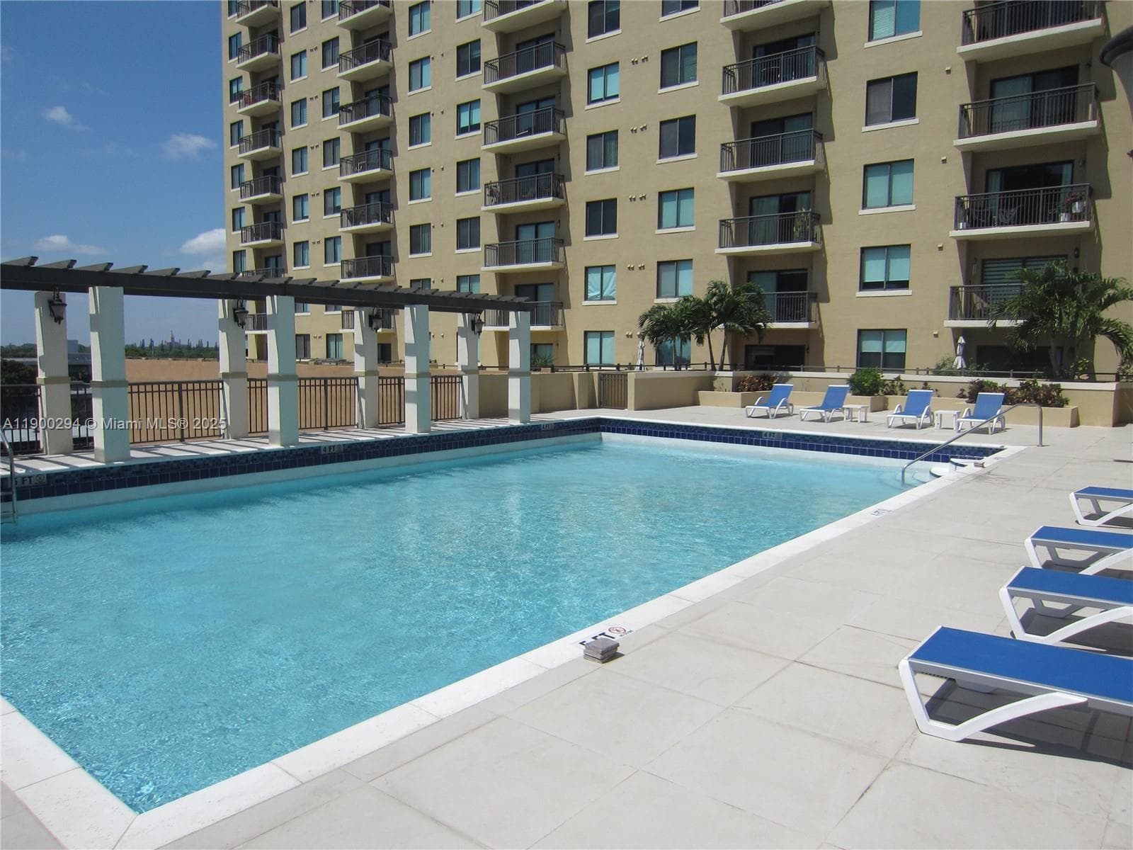 KEYSTONE PARK CONDO · #1613 in Miami - Photo 18