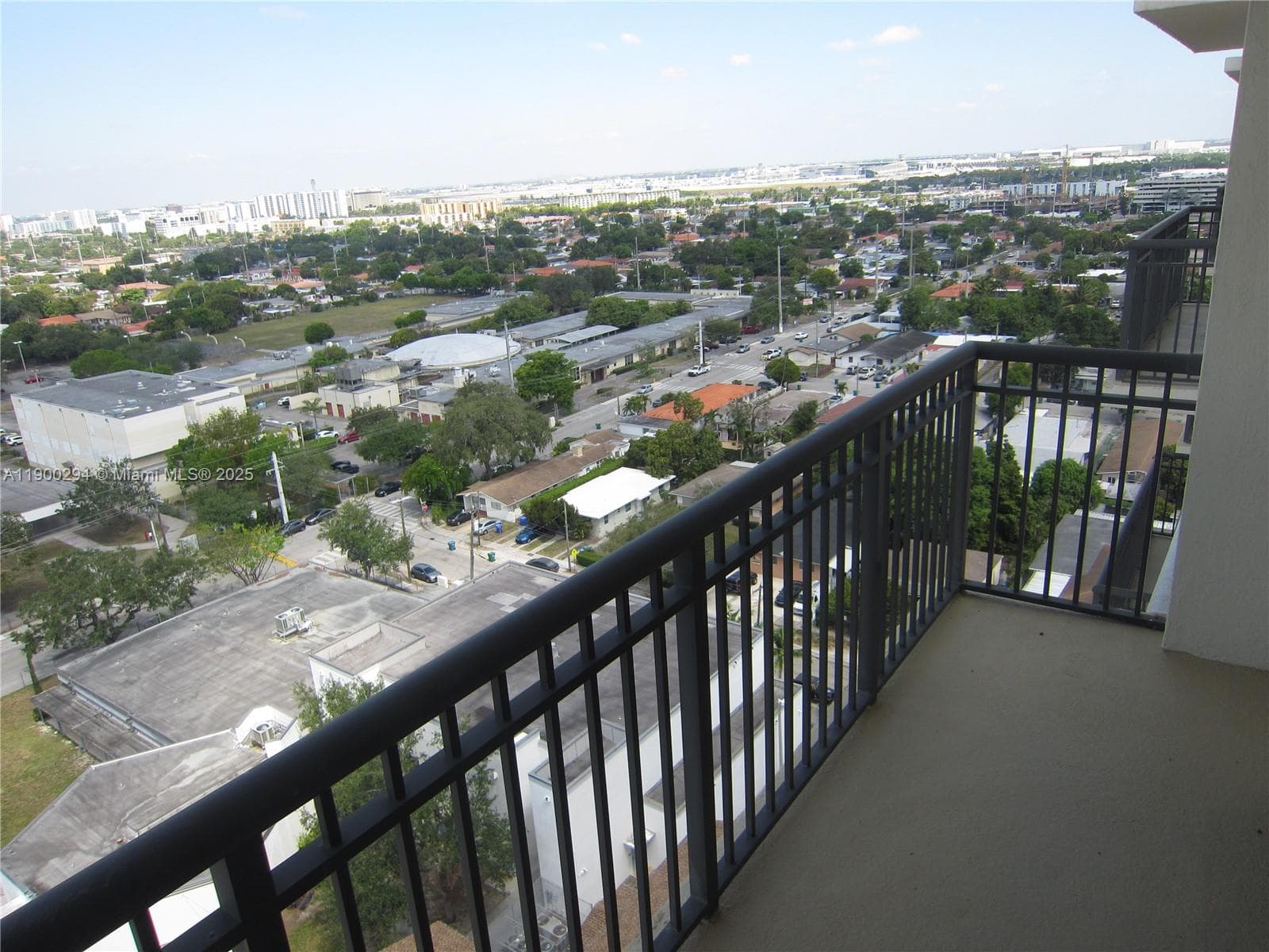 KEYSTONE PARK CONDO · #1613 in Miami - Photo 15