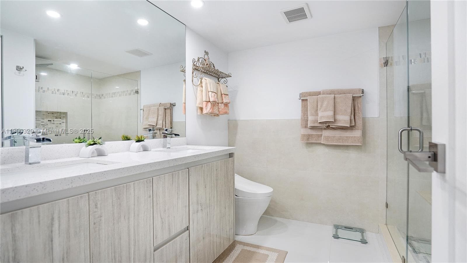 AVANT GARDE · #1510 in Hallandale Beach - Photo 24
