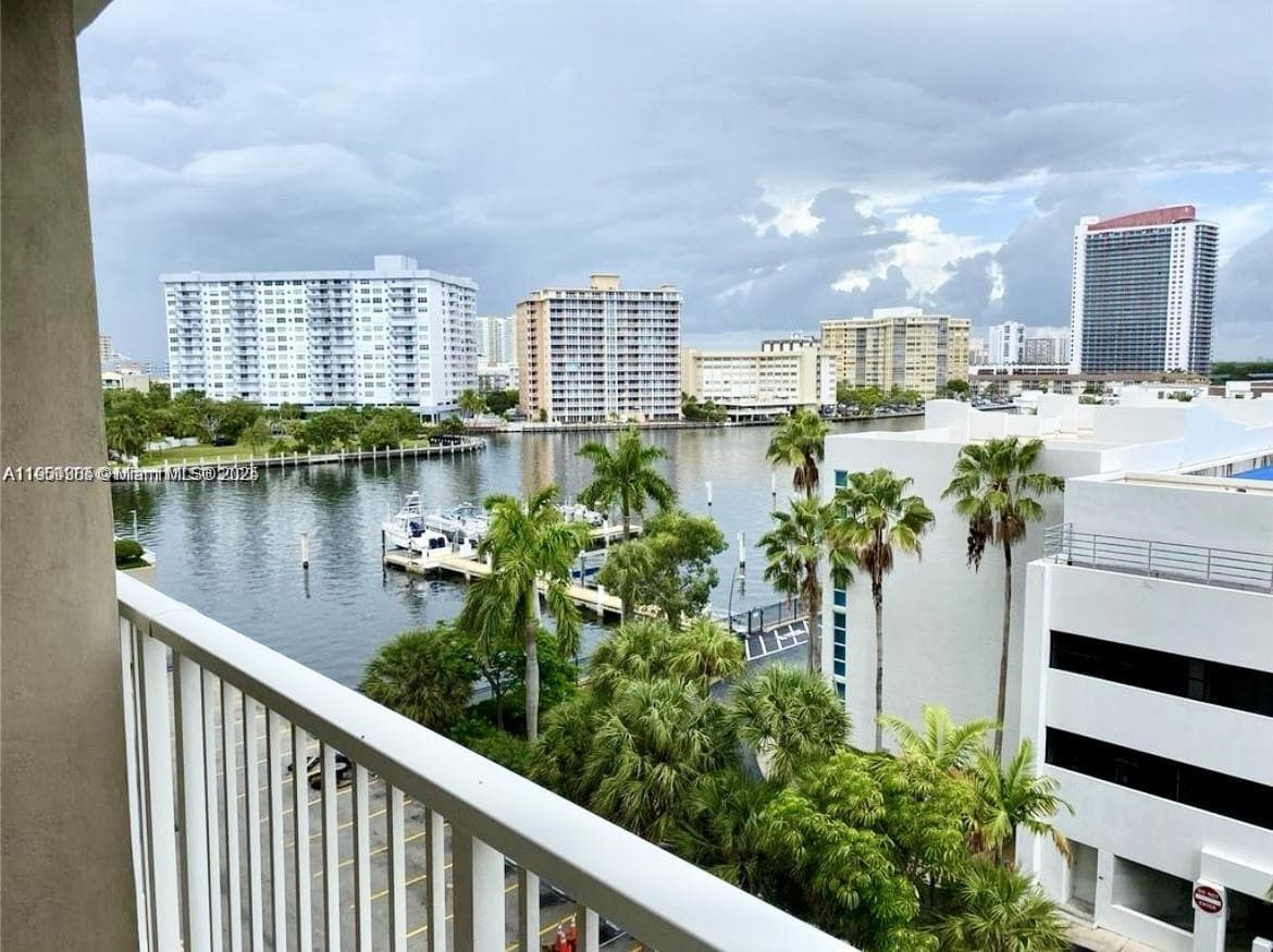 the hemispheres · #5B in Hallandale Beach - Photo 1