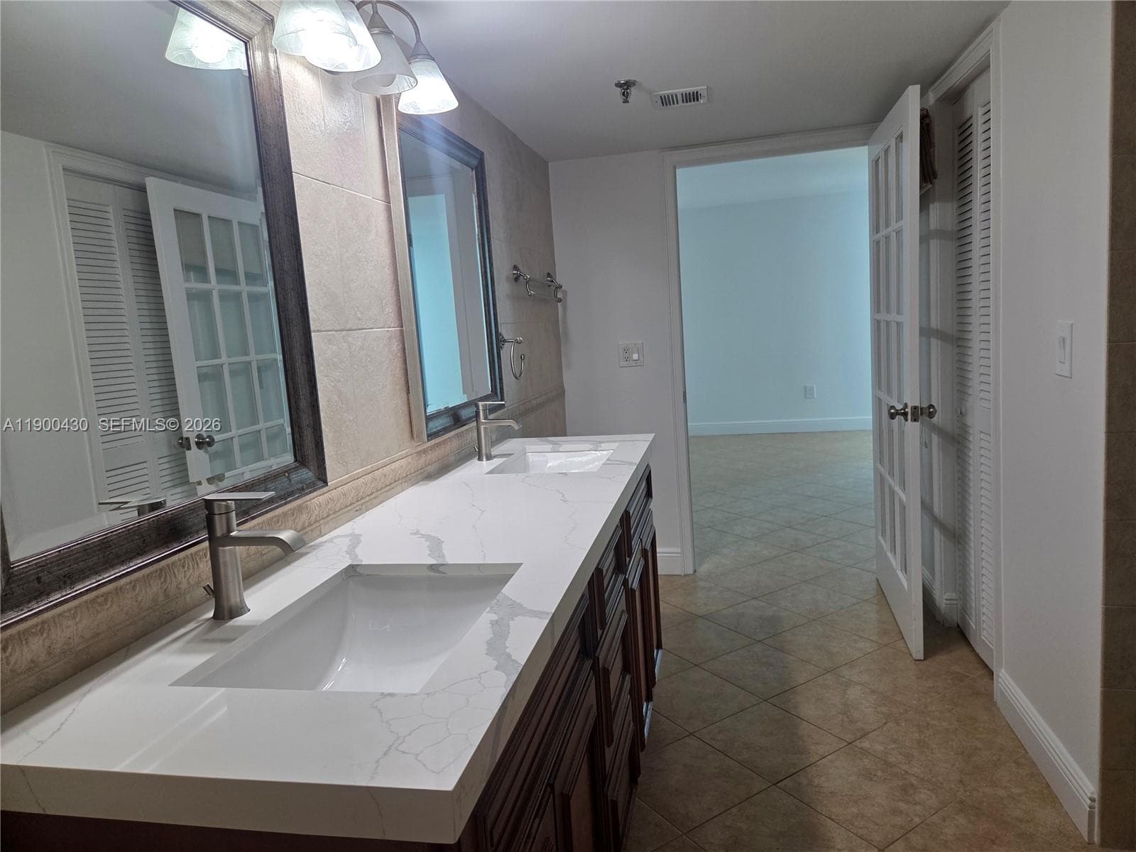 LA RIVE GAUCHE CONDO · #806 in Miami Beach - Photo 12
