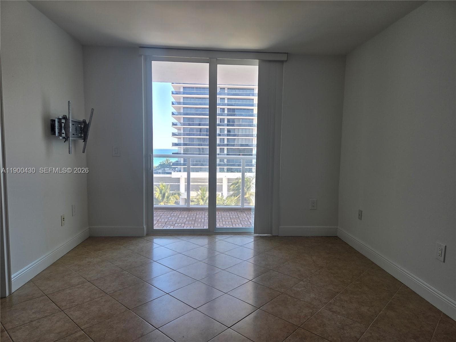 LA RIVE GAUCHE CONDO · #806 in Miami Beach - Photo 3