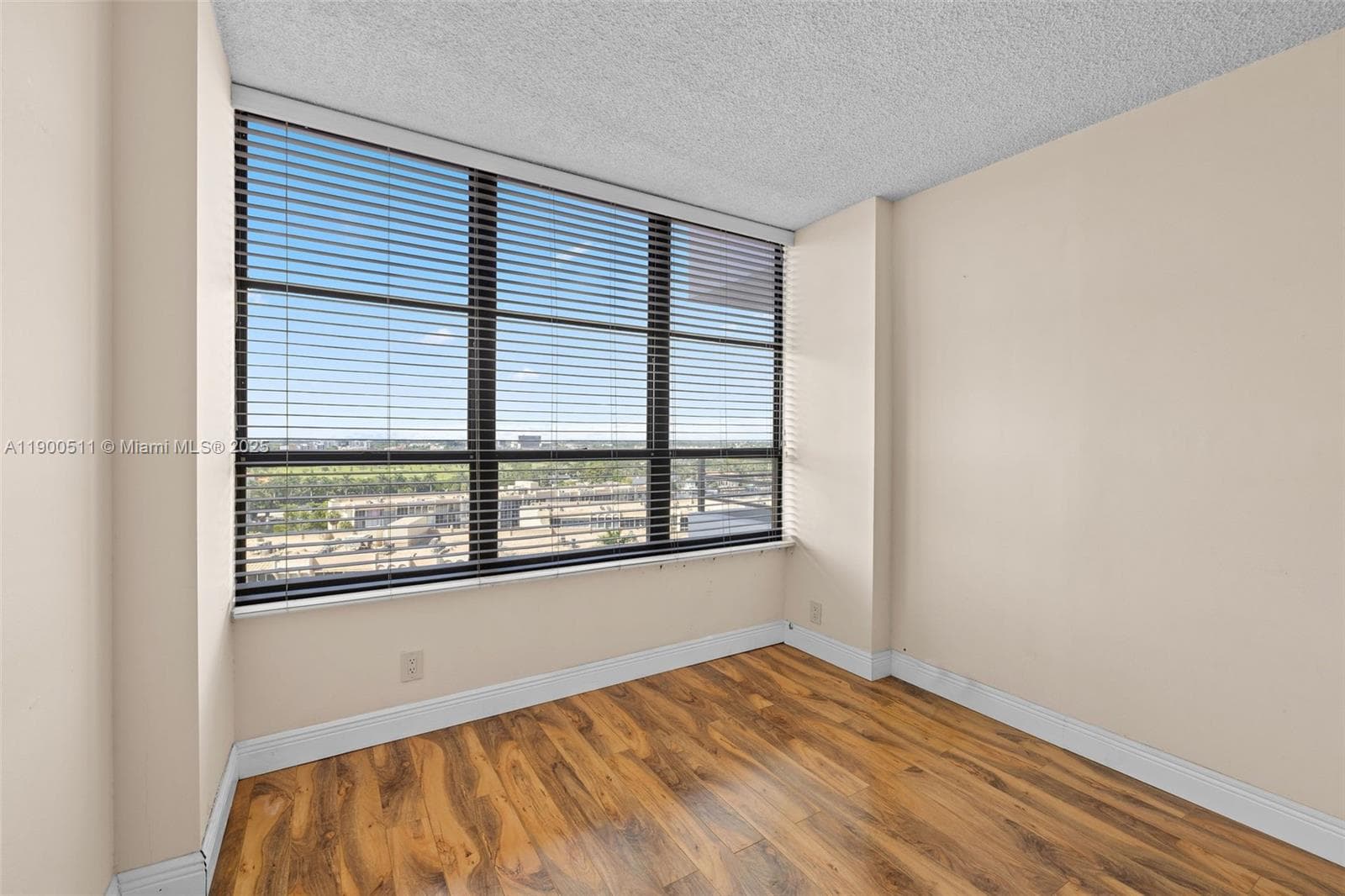 The Olympus Condo · #1008 in Hallandale Beach - Photo 19