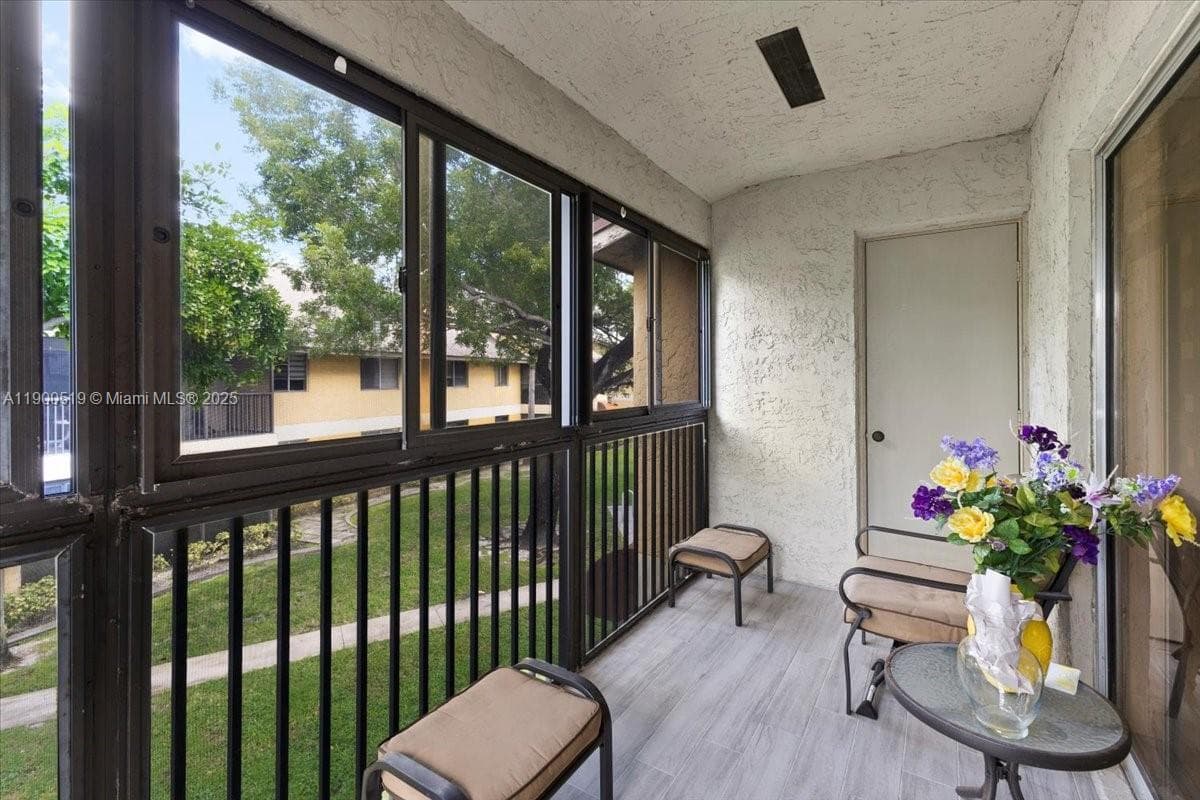 OAKLAND FOREST CLUB · #204 in Oakland Park - Photo 16