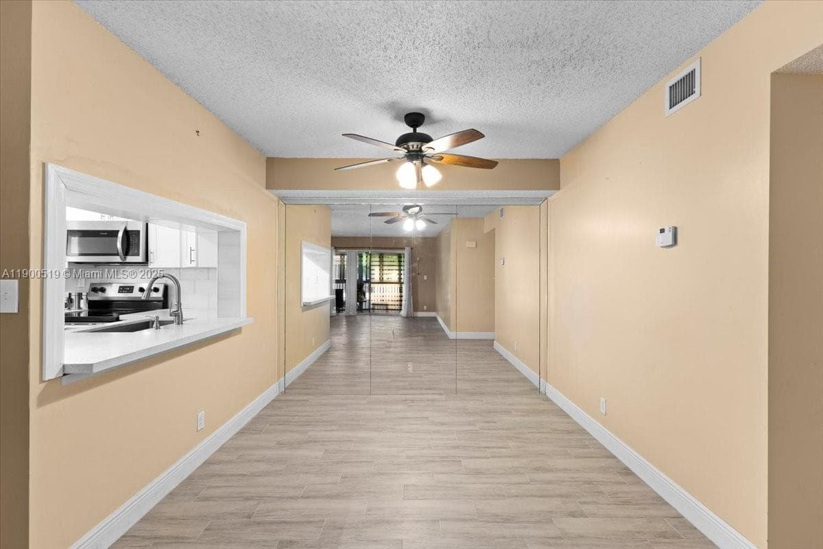 OAKLAND FOREST CLUB · #204 in Oakland Park - Photo 5