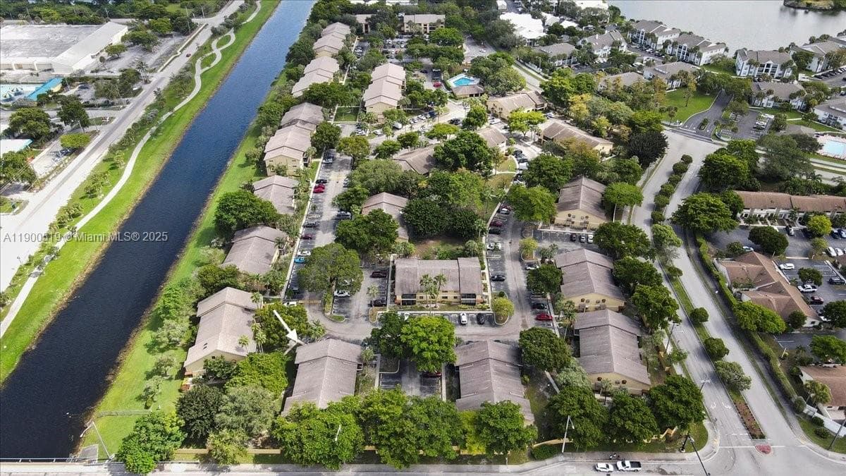 OAKLAND FOREST CLUB · #204 in Oakland Park - Photo 18