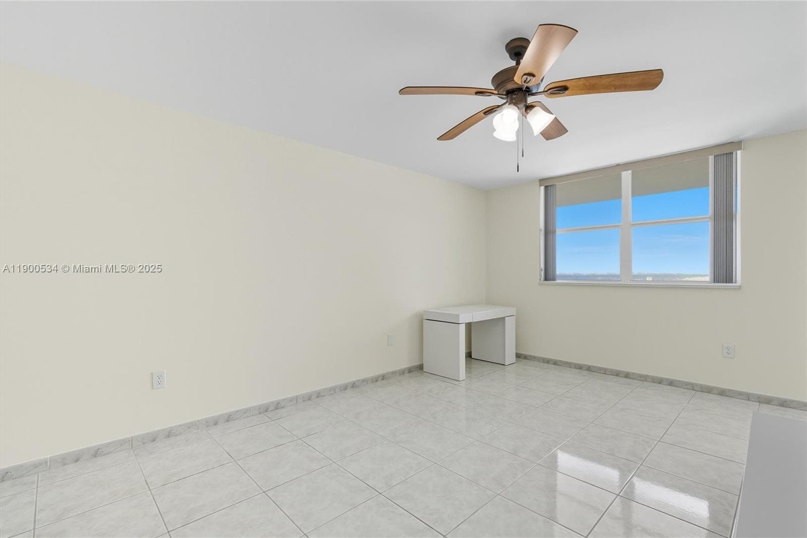 PLAZA TOWERS NORTH CONDO · #1809 in Hallandale Beach - Photo 21