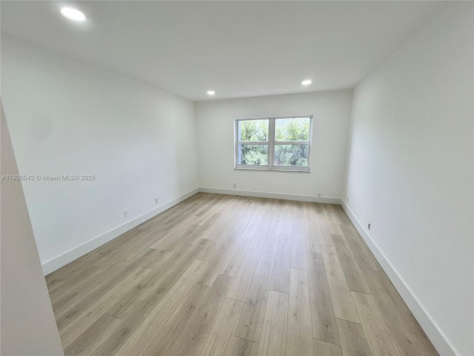 FAIRWAYS RIVIERA CONDO · #518 in Hallandale Beach - Photo 11
