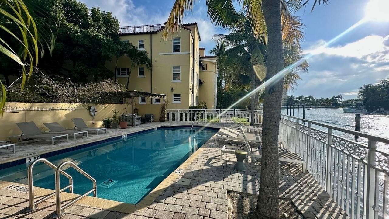 PINE TREE PLACE CONDO · #204 in Miami Beach - Photo 20