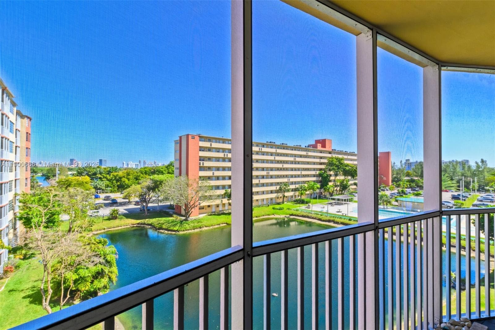 JADE WINDS GROUP - · #508-1 in Miami - Photo 2