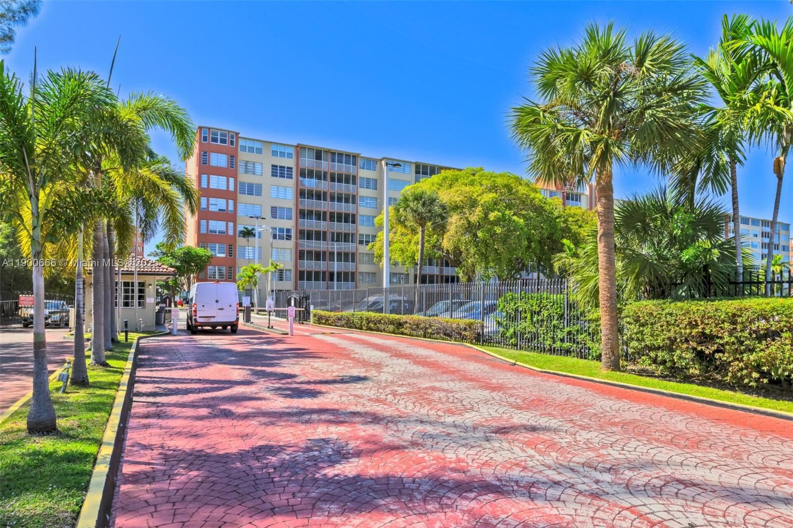 JADE WINDS GROUP - · #508-1 in Miami - Photo 16