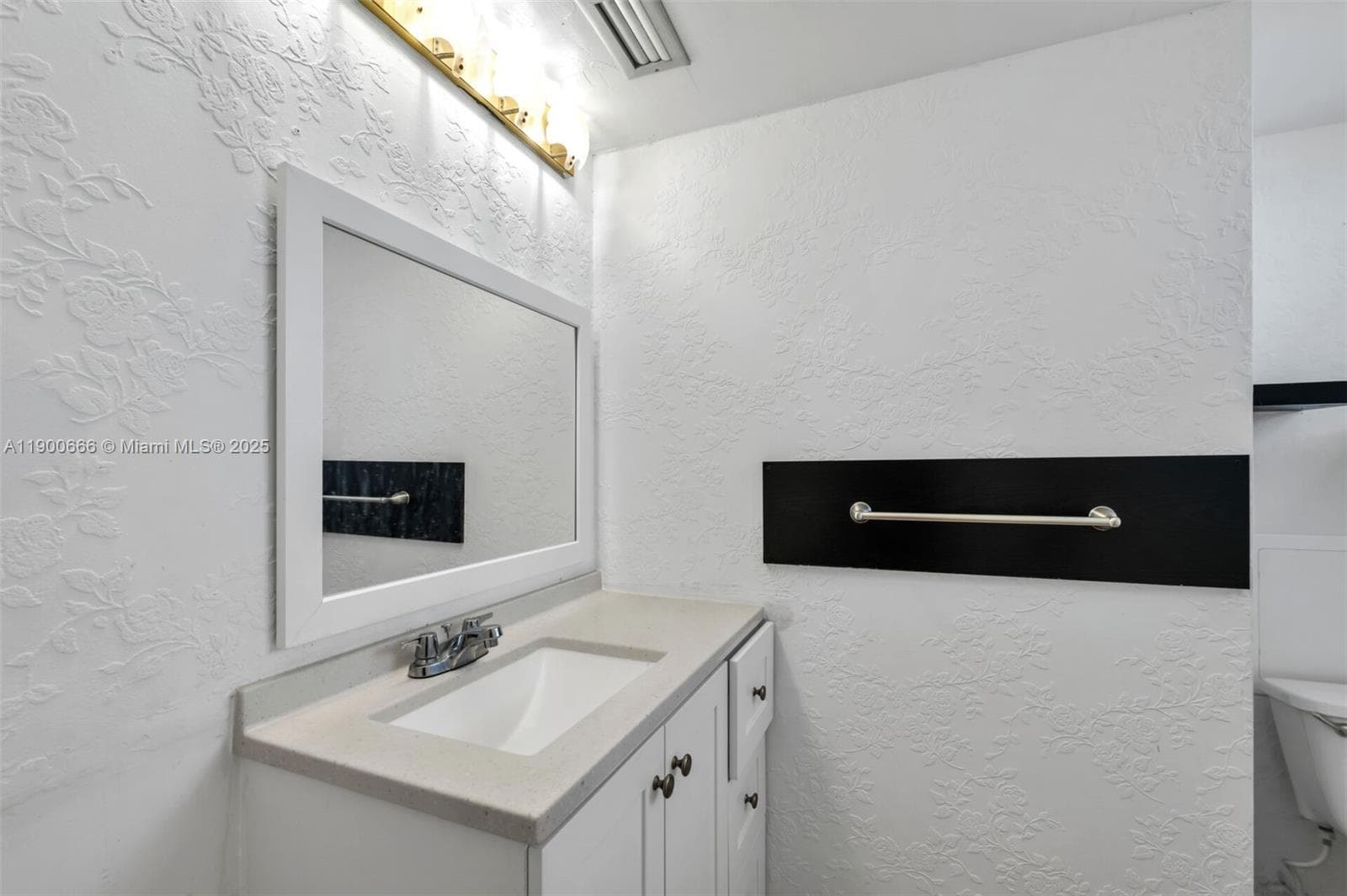 JADE WINDS GROUP - · #508-1 in Miami - Photo 5