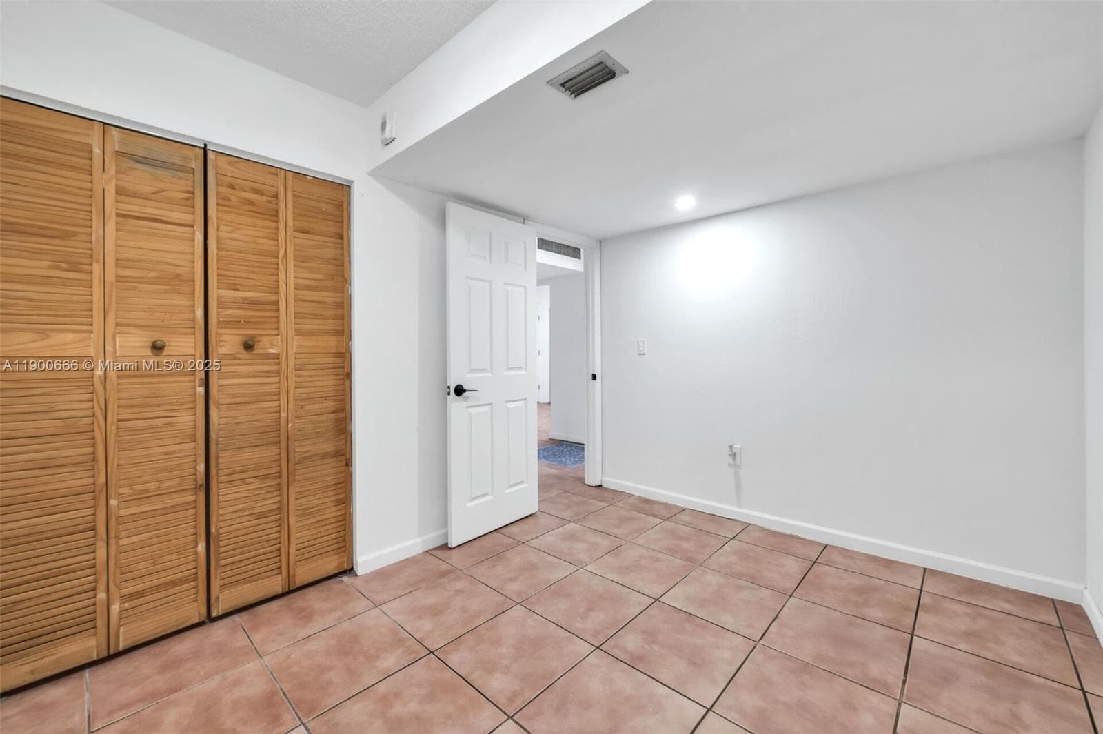 JADE WINDS GROUP - · #508-1 in Miami - Photo 21