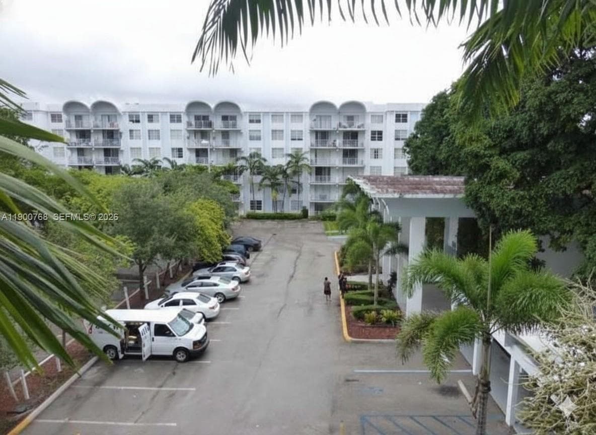Montecarlo Condo · #C-602 in Miami - Photo 1