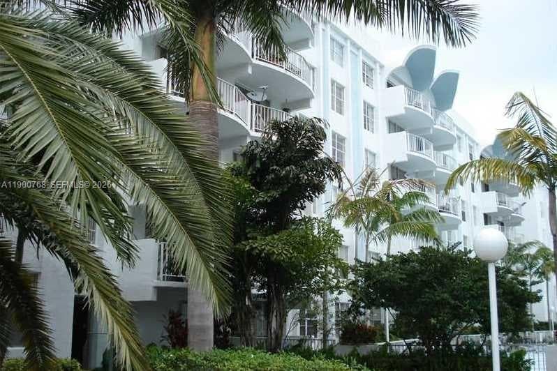 Montecarlo Condo · #C-602 in Miami - Photo 4