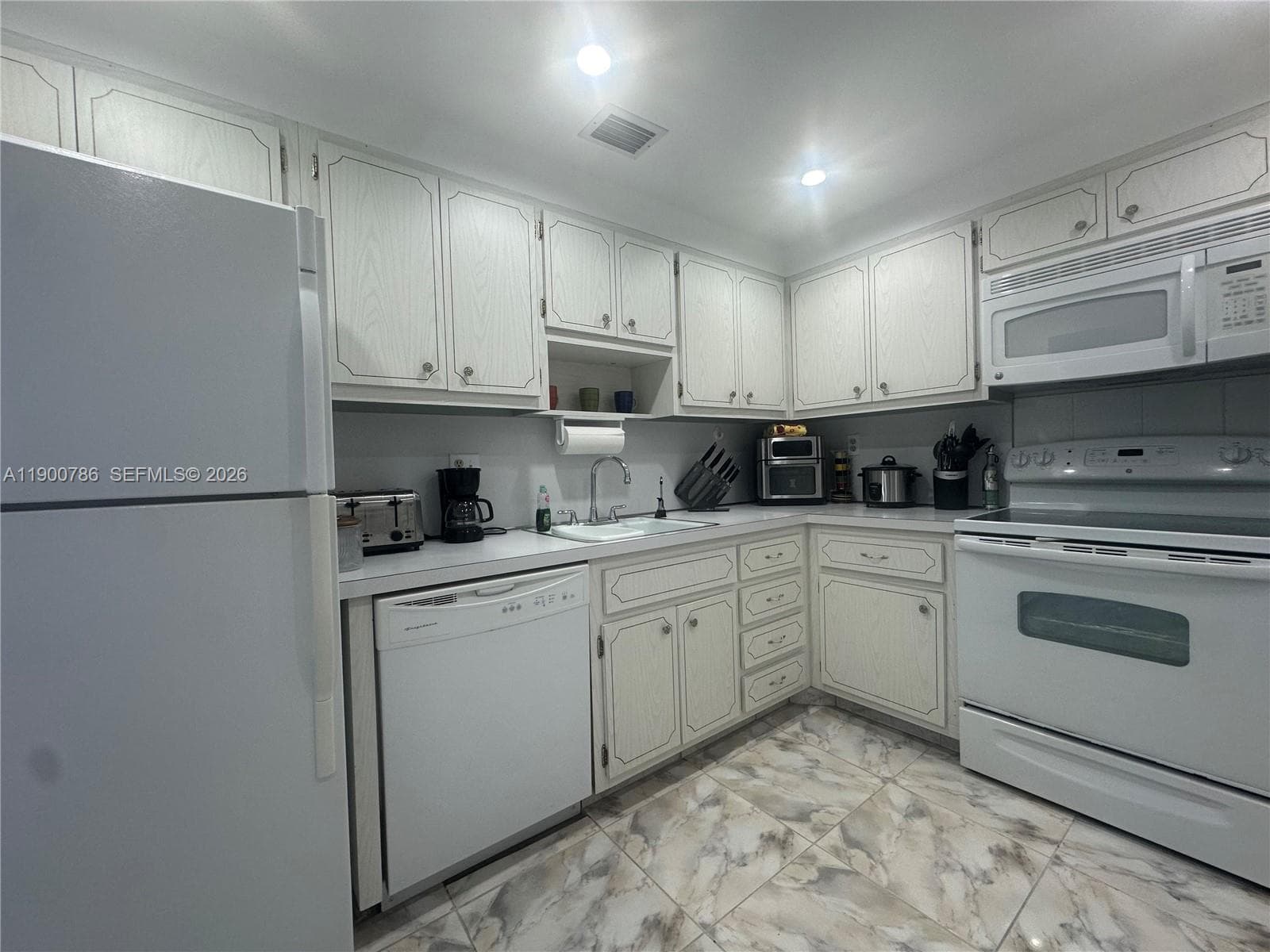 HEMISPHERES CONDO · #8B in Hallandale Beach - Photo 10