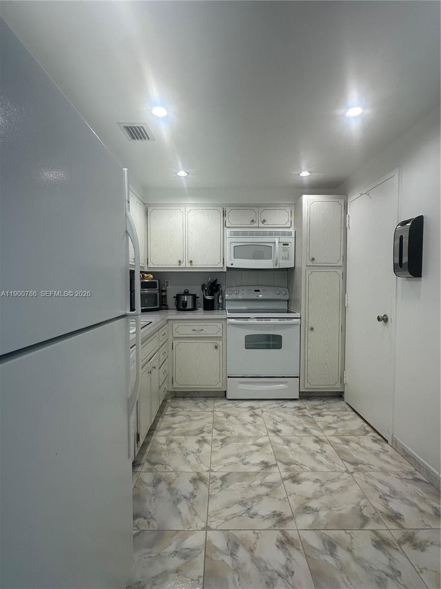 HEMISPHERES CONDO · #8B in Hallandale Beach - Photo 11