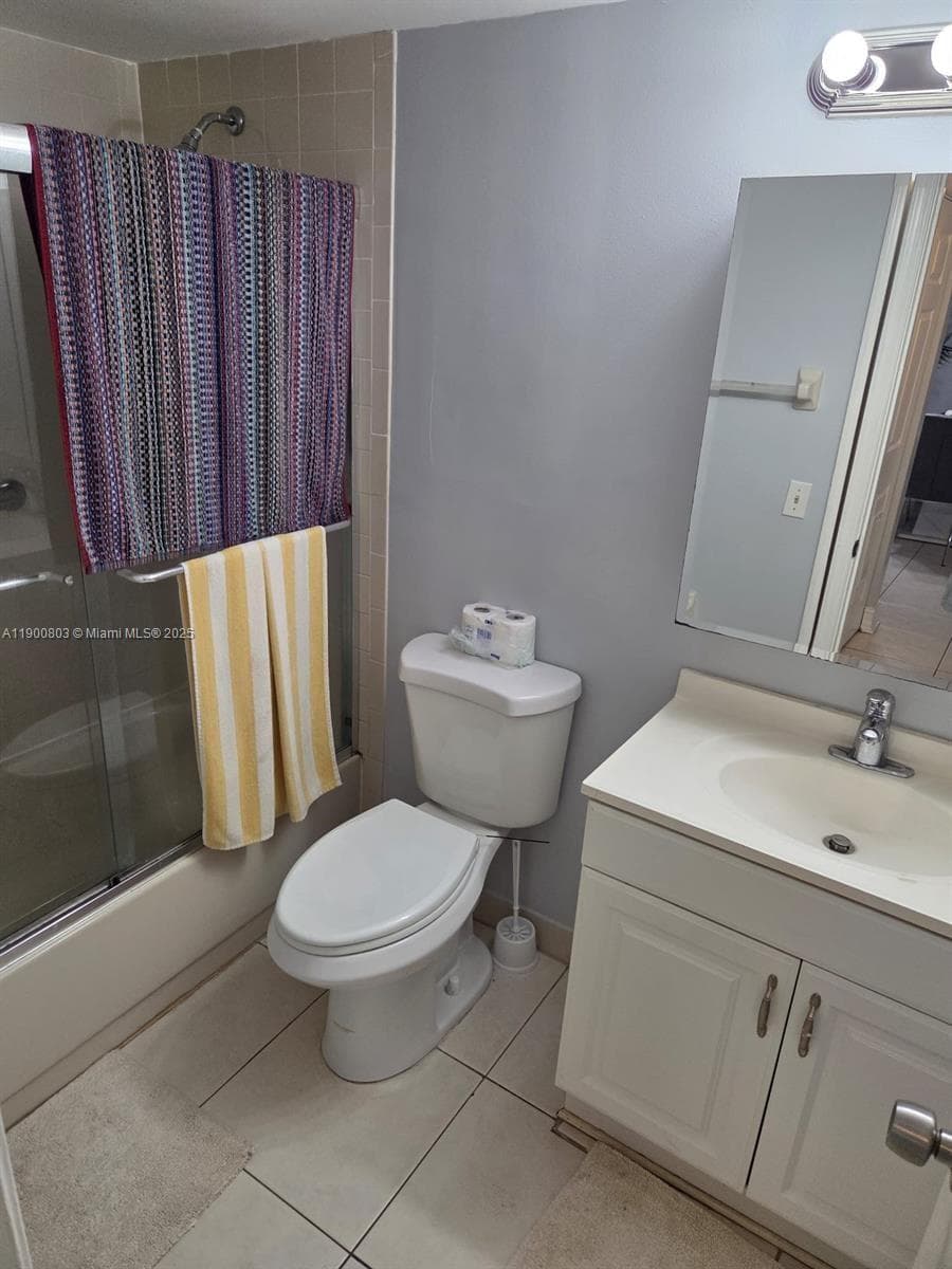 LAKE EMERALD · #109 in Oakland Park - Photo 2