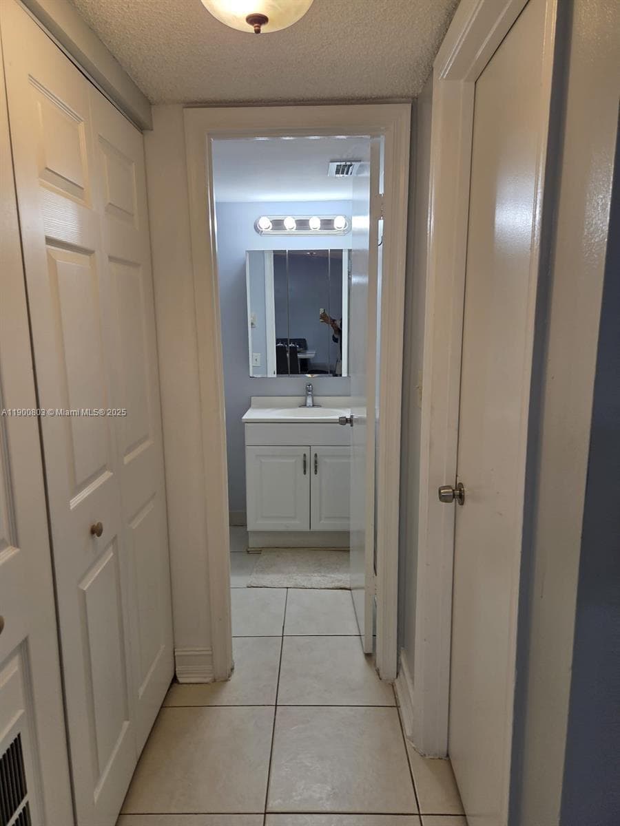 LAKE EMERALD · #109 in Oakland Park - Photo 6