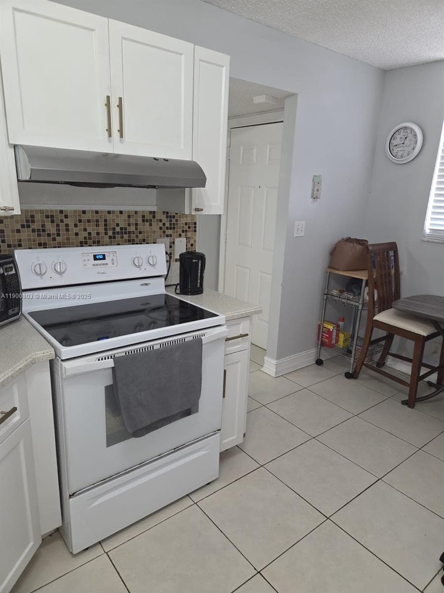 LAKE EMERALD · #109 in Oakland Park - Photo 9