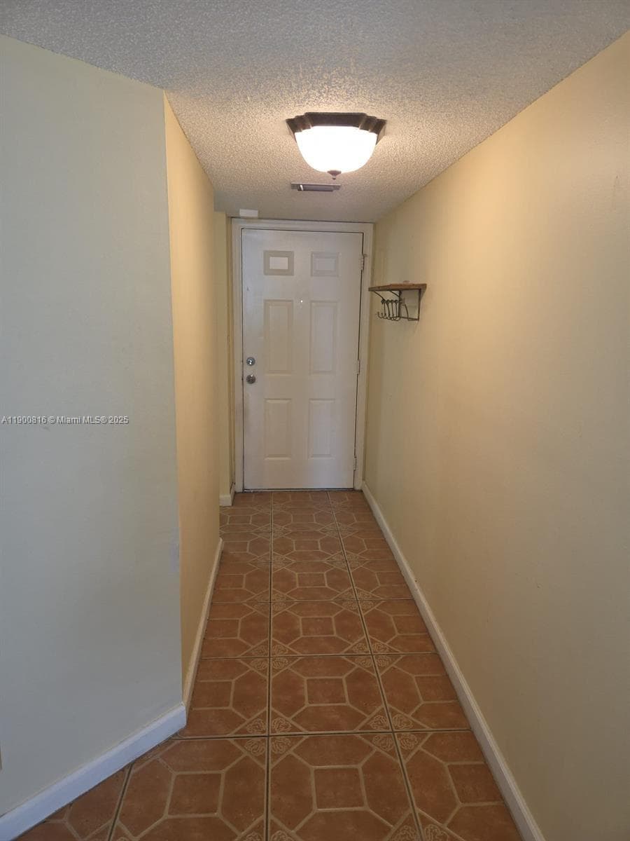 LAKE EMERALD · #108 in Oakland Park - Photo 13