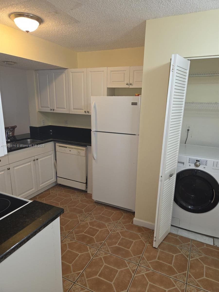 LAKE EMERALD · #108 in Oakland Park - Photo 7