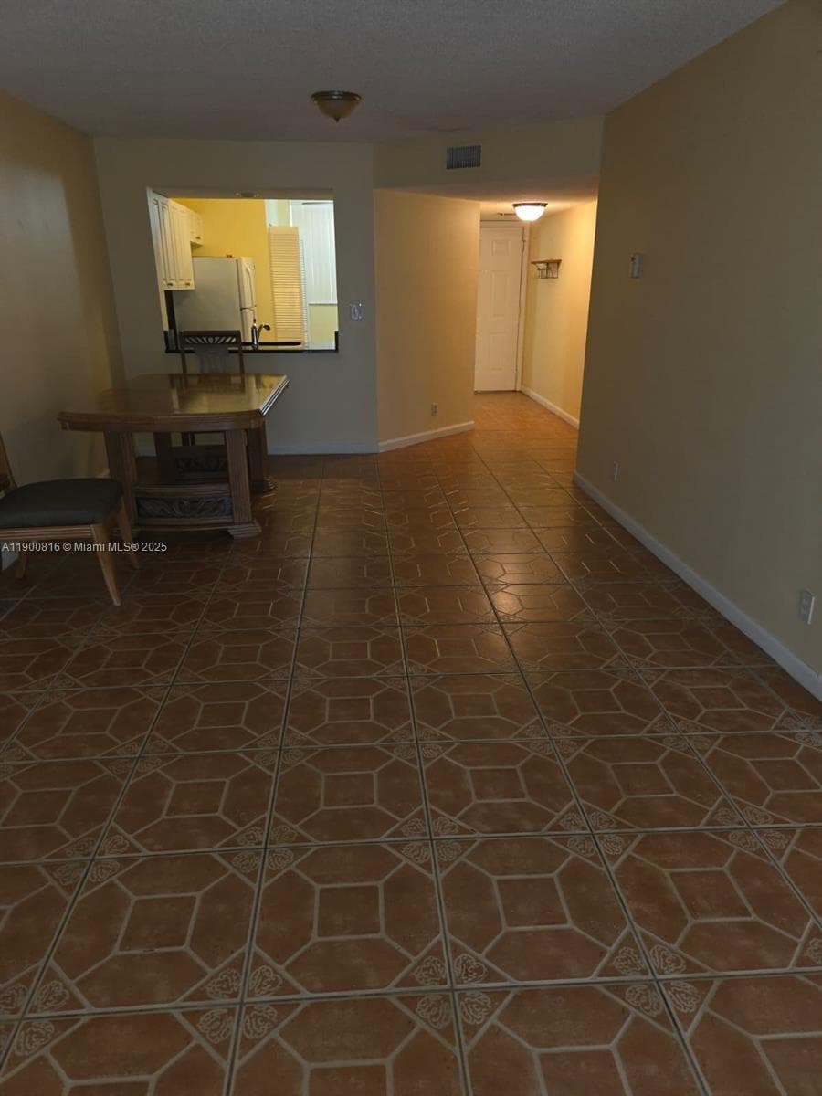 LAKE EMERALD · #108 in Oakland Park - Photo 3