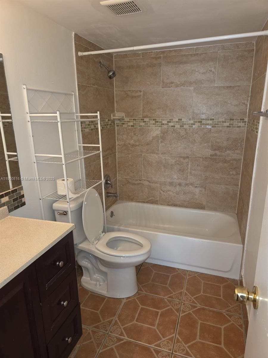 LAKE EMERALD · #108 in Oakland Park - Photo 15