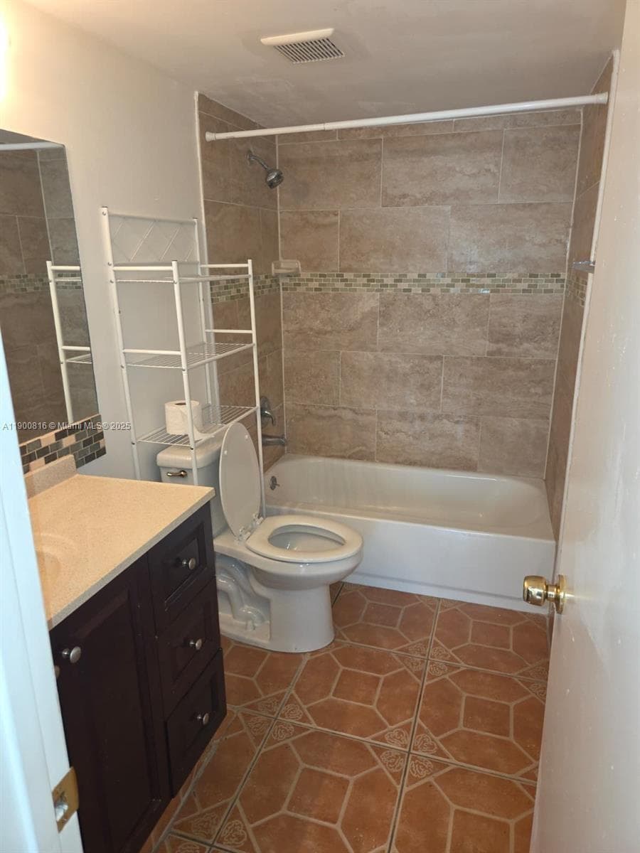 LAKE EMERALD · #108 in Oakland Park - Photo 11