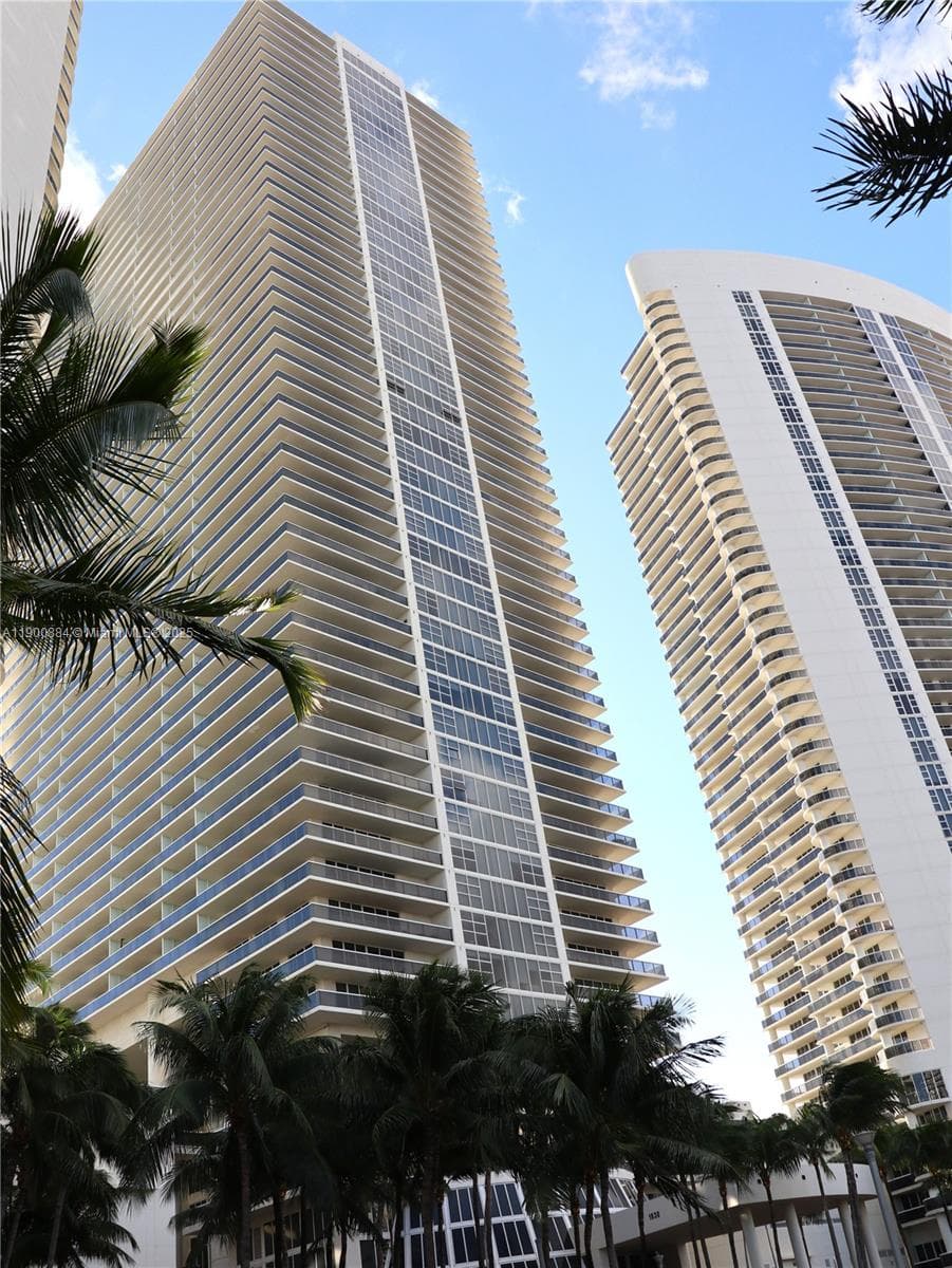 Beach Club Tower 2 · #3303 in Hallandale Beach - Photo 26